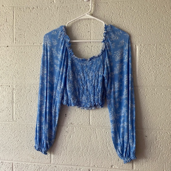 Urban Outfitters Blue Floral Smocked Crop Top S - Picture 4 of 5